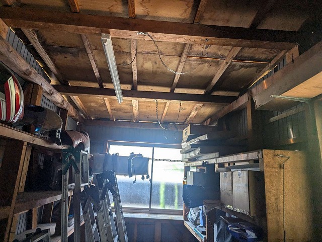 名古屋市緑区の倉庫の屋根の雨漏り状況