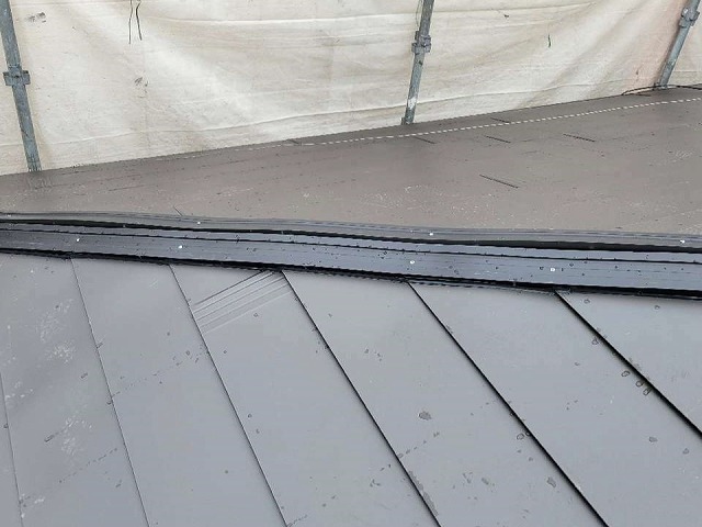 名古屋市緑区　棟板金の下地処理加工