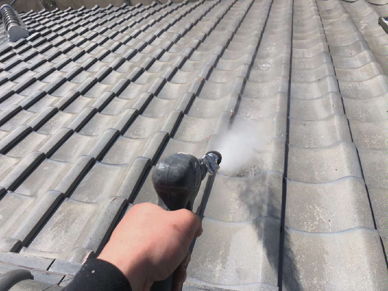 屋根の高圧洗浄