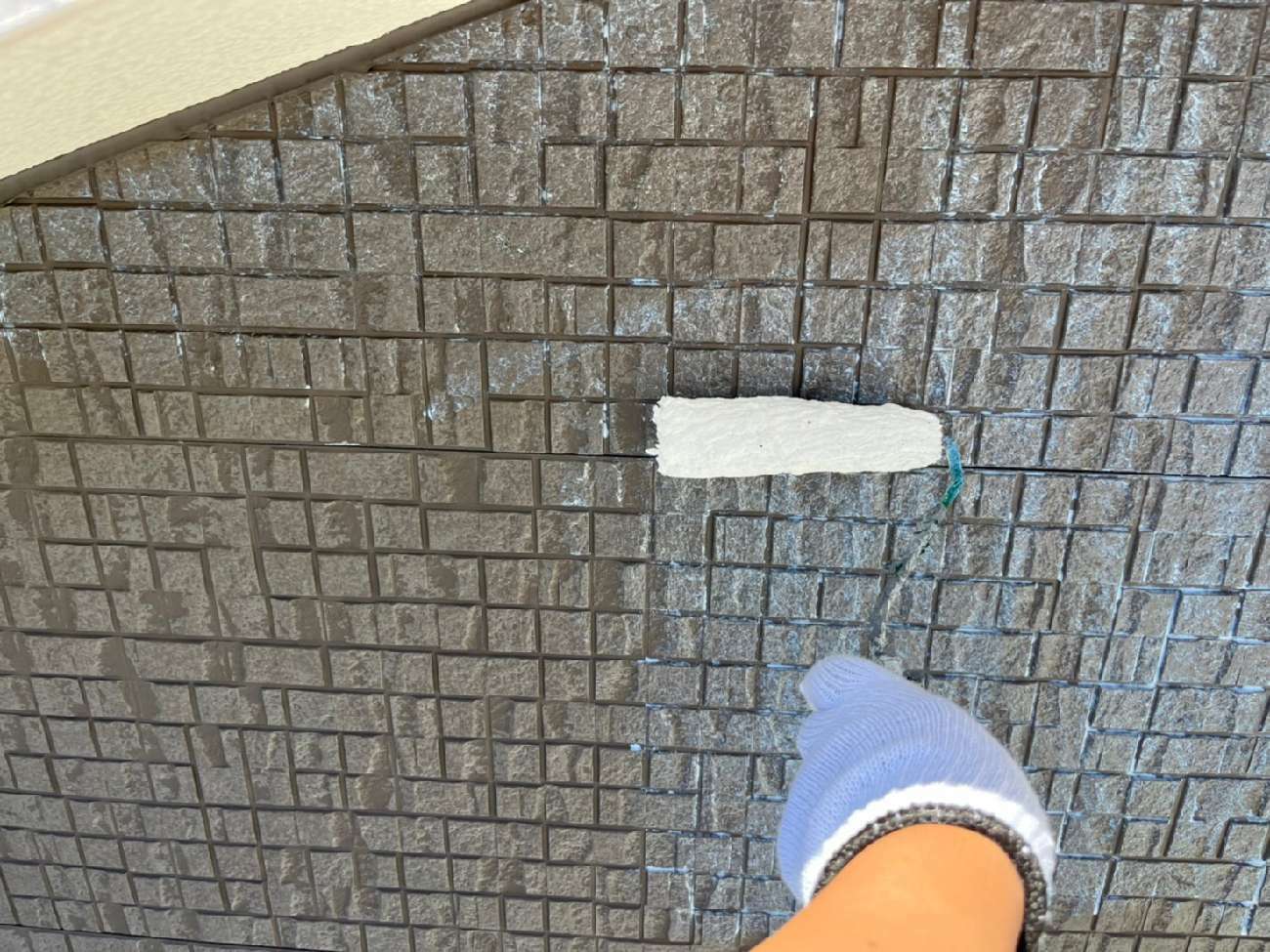 下塗り、中塗り、上塗りの3回塗り