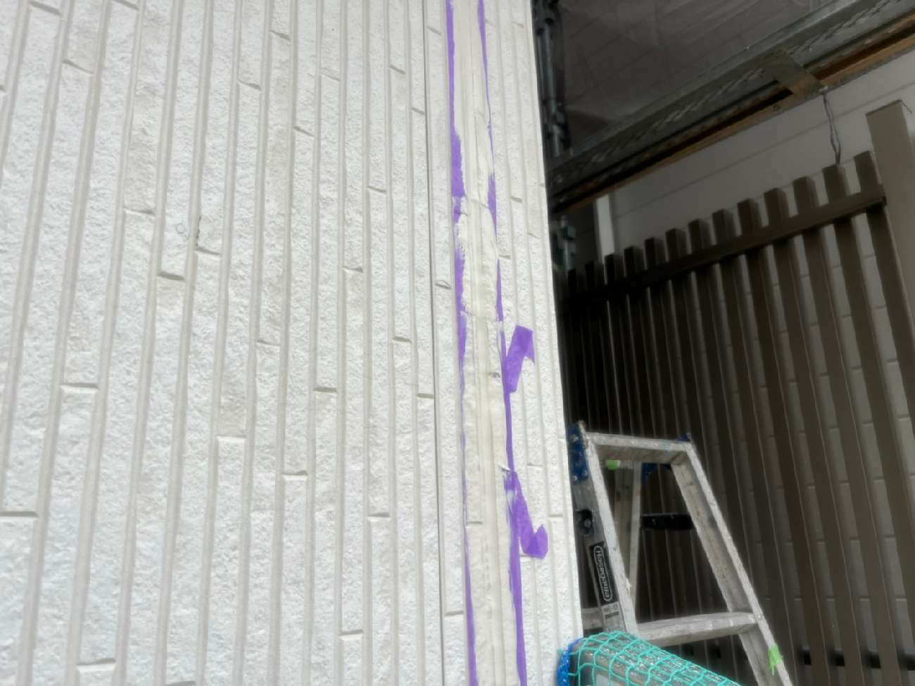 新しいコーキングを充填