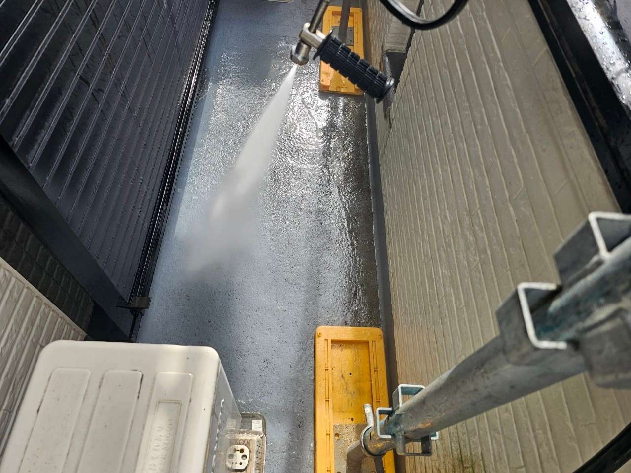 ベランダの高圧洗浄