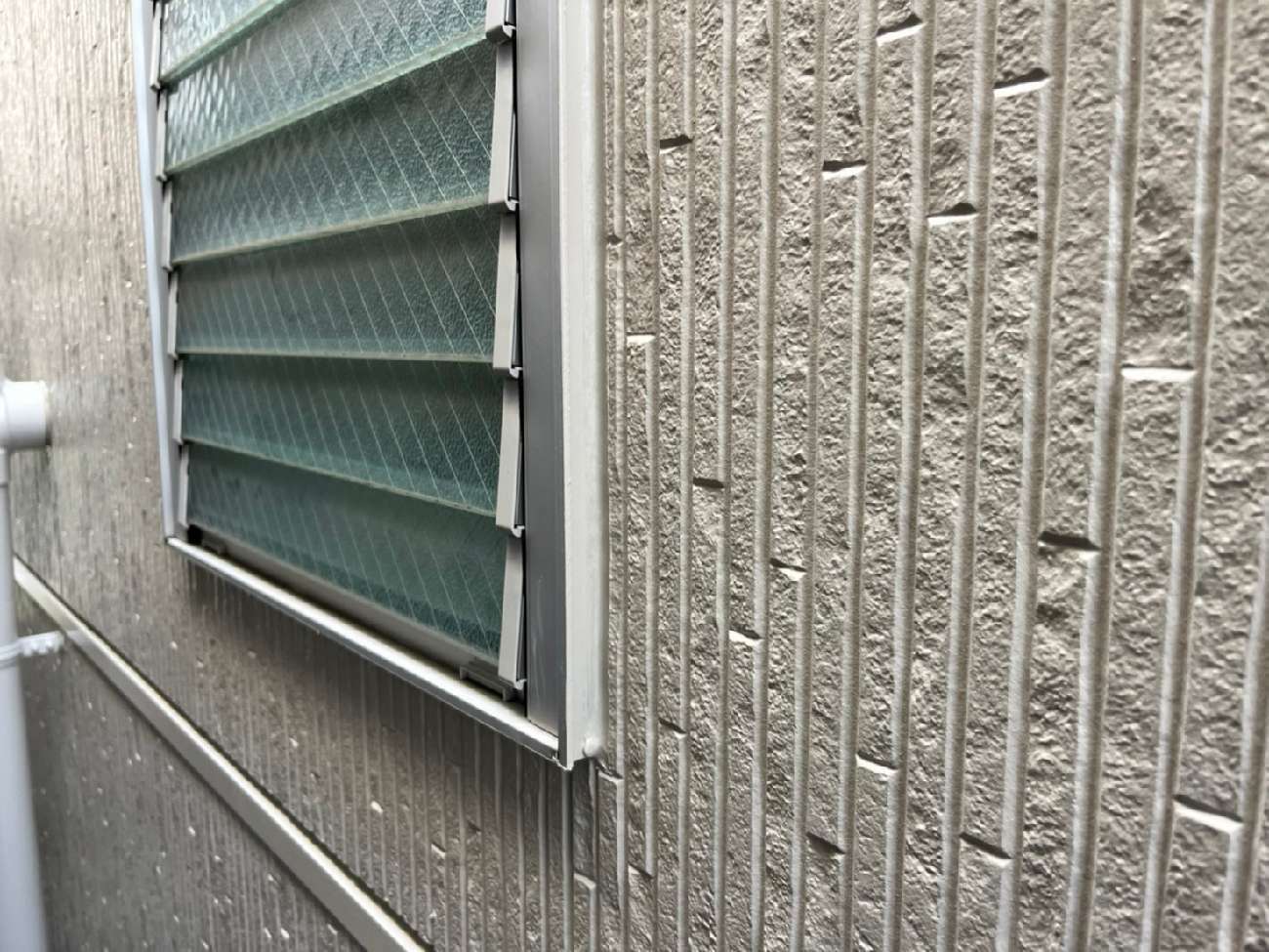 外壁塗装の3回塗り工程後