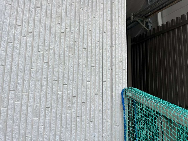 名古屋市天白区で激しく劣化して剥離が生じていた外壁のコーキング打ち替え補修