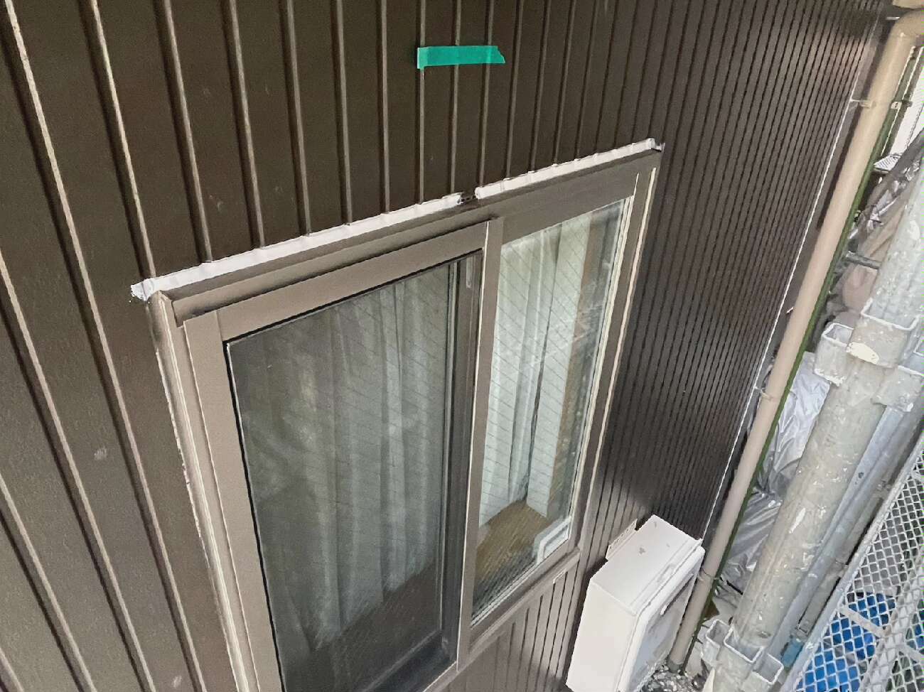 サッシ廻りのコーキング打ち替え