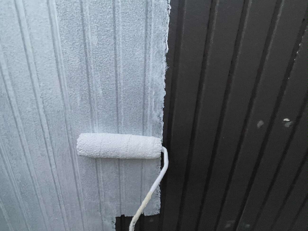 窯業系サイディング外壁の下塗り