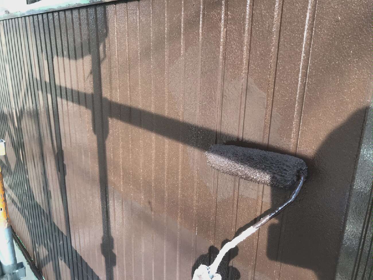 フッ素樹脂塗料を用いた中塗り・上塗り