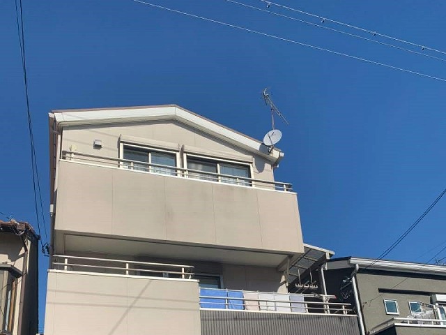 名古屋市港区の3階建て住宅でスレート屋根の点検依頼を受けて実施した現場調査の内容
