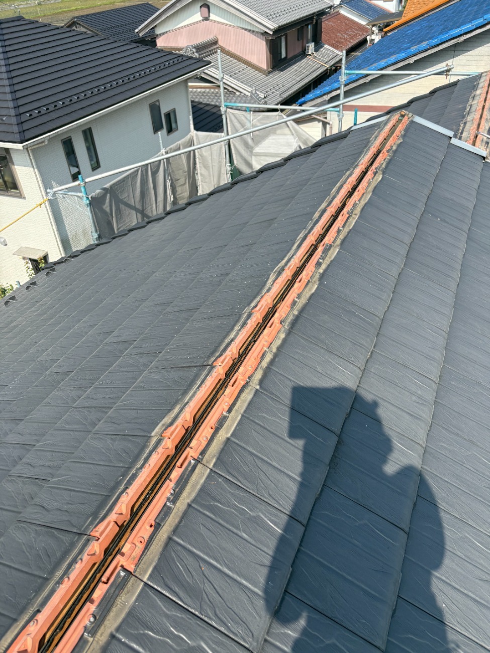 日進市　大棟下地の取り付け作業