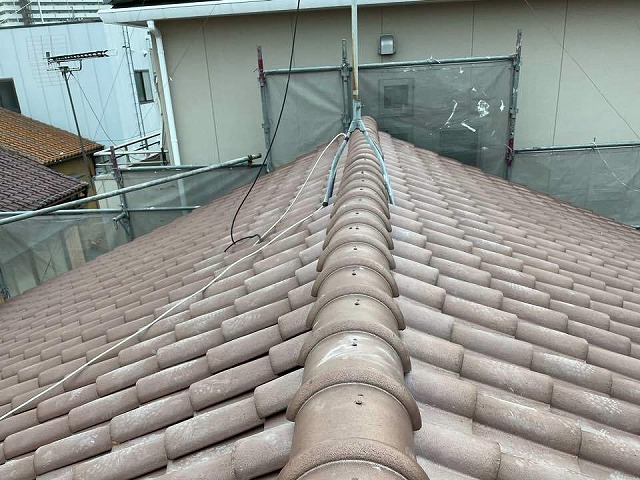 名古屋市南区で屋根棟瓦の取り直し、歪みや漆喰剥がれなどの劣化症状を改善