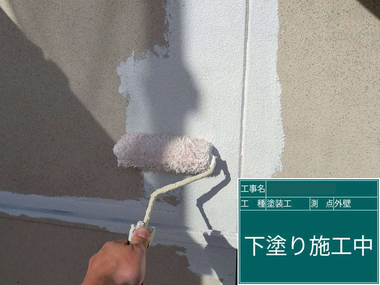 港区　外壁下塗りの様子