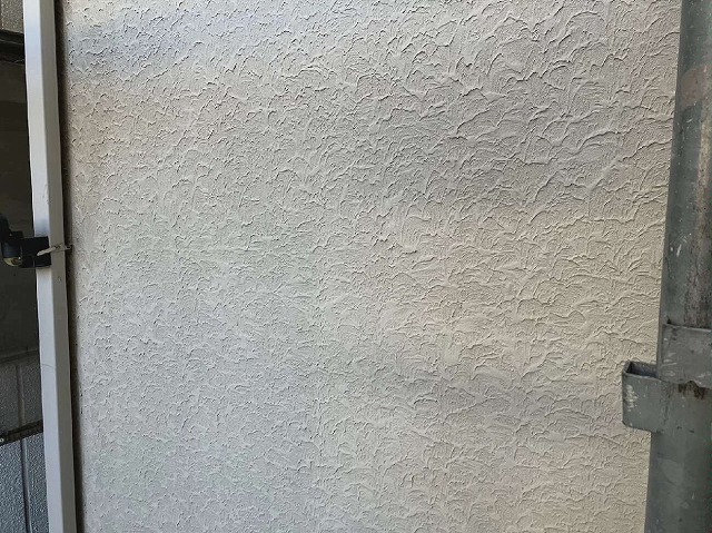 高圧洗浄が完了してきれいになった外壁